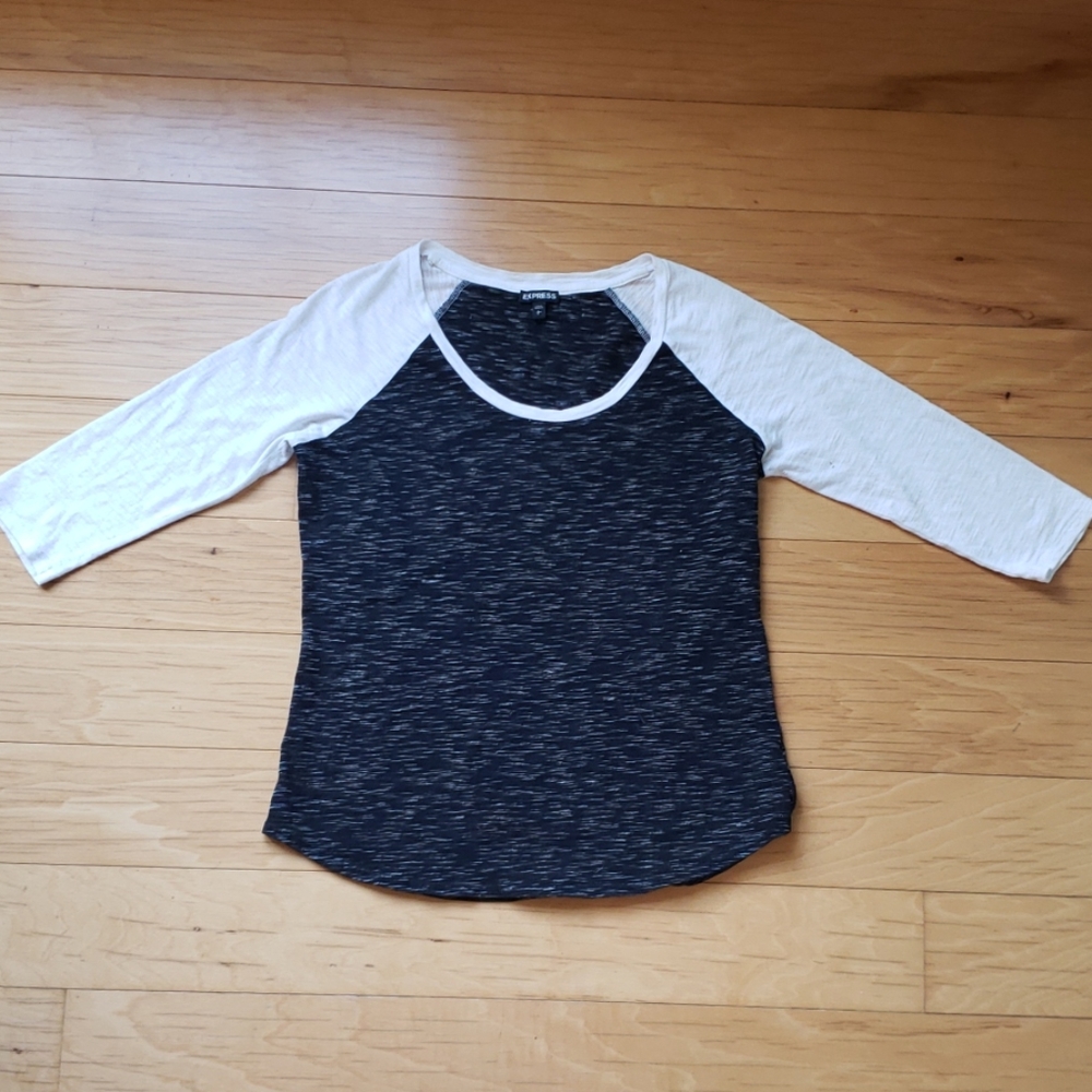Black and white Express 3/4 sleeve shirt